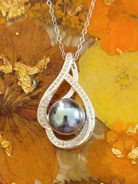 Black Pearl Simulated Moissanite 925 Sterling Silver 18K Plated Necklace NWT